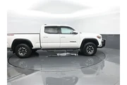 $26996 : Toyota Tacoma 2019 4x4 TRD O thumbnail