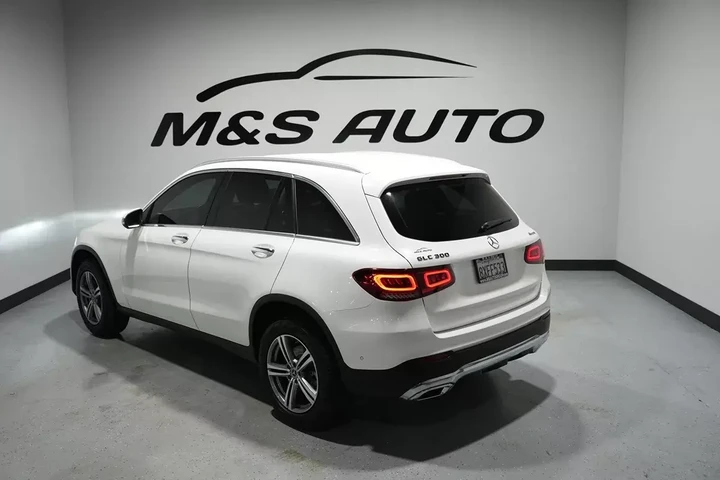 $21227 : 2021 GLC 300 4MATIC SUV image 9