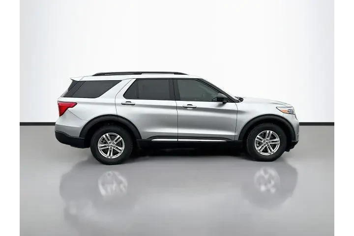 $24988 : Ford Explorer 2022 AWD XLT 4 image 4
