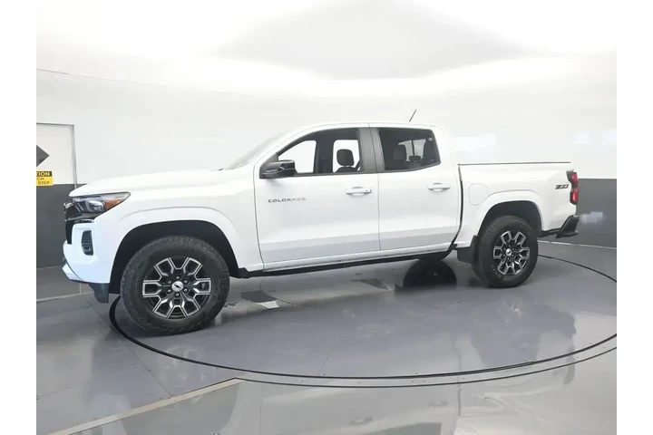 $33989 : Chevrolet Colorado 2023 4x4 image 2
