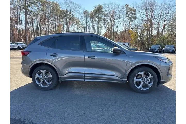 $26884 : Ford Escape 2023 AWD ST-Line image 6