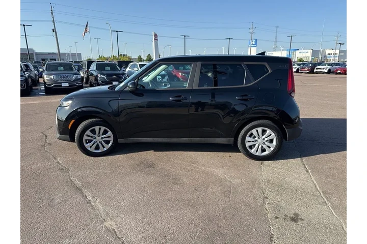 $15997 : 2022 Soul LX image 8