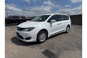 $17982 : Chrysler Pacifica 2020 Touri thumbnail