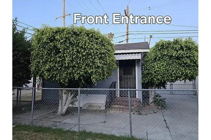 $1050 : 1BED 1BA HOUSE FOR RENT IN LA image 1