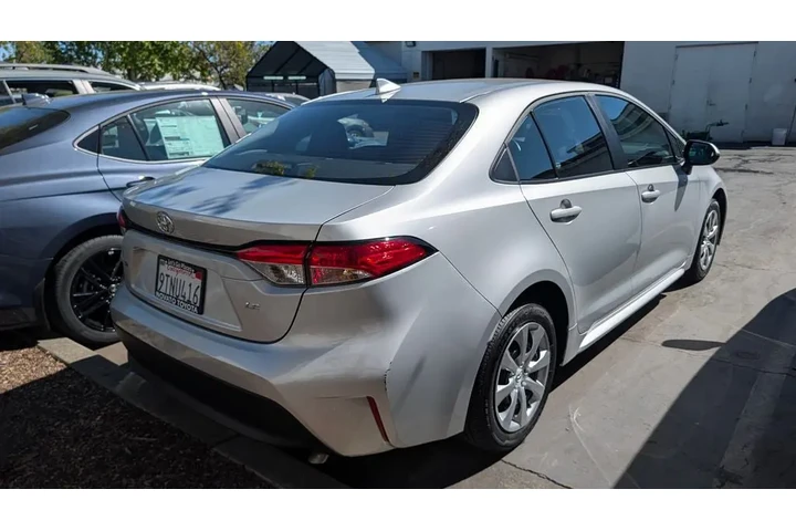 $25990 : Gold Certified 2025 Corolla LE image 10