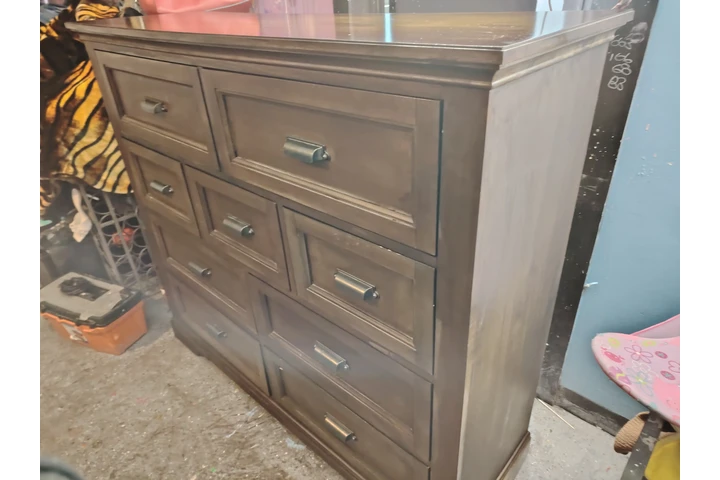 $4500 : “Cómoda de madera image 3