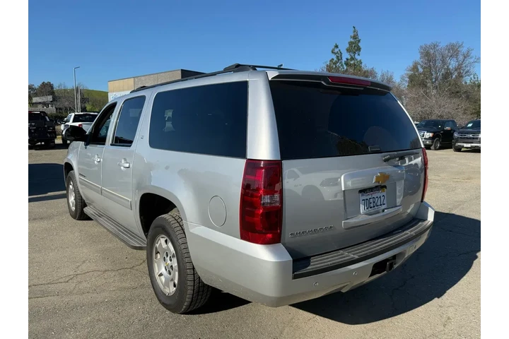 $12500 : Chevrolet Suburban 2014 4x2 image 3