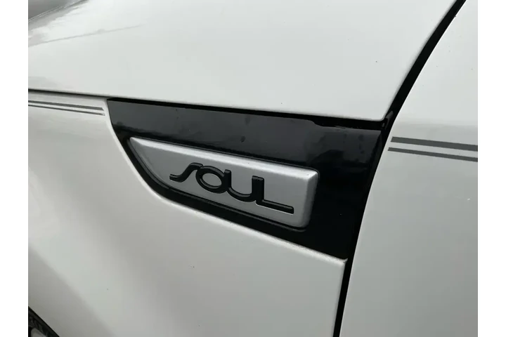 $6485 : Kia Soul 2015 + 4dr Crossove image 10