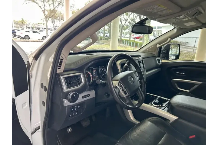 $26646 : Nissan Titan XD 2019 4x4 S 4 image 6