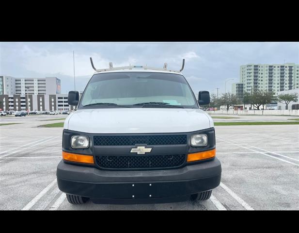 Chevrolet express 2500 image 8