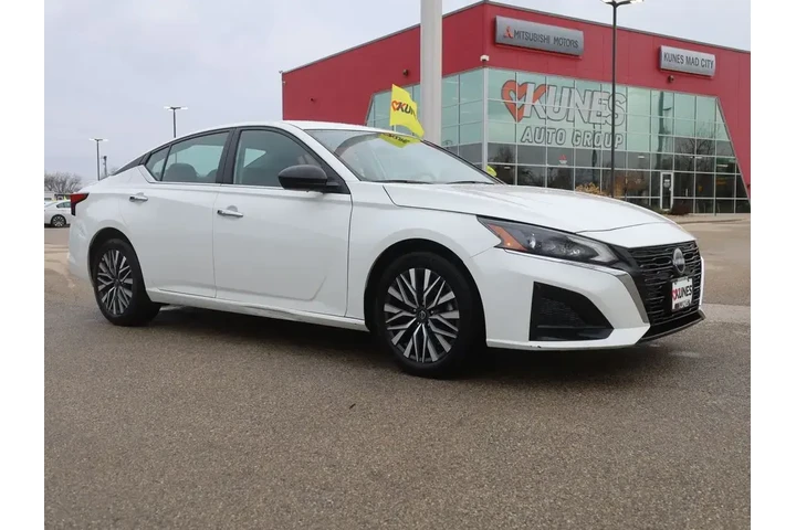 $20990 : Nissan Altima 2025 2.5 SV 4d image 2