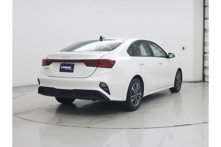 $16998 : Kia Forte 2024 LXS 4dr Sedan image 8