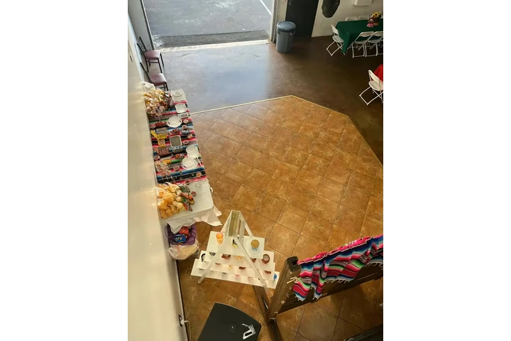 SALON DE FIESTAS image 2