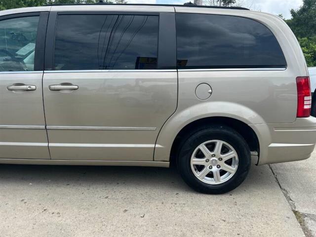 $4795 : 2009 Town and Country Touring image 9