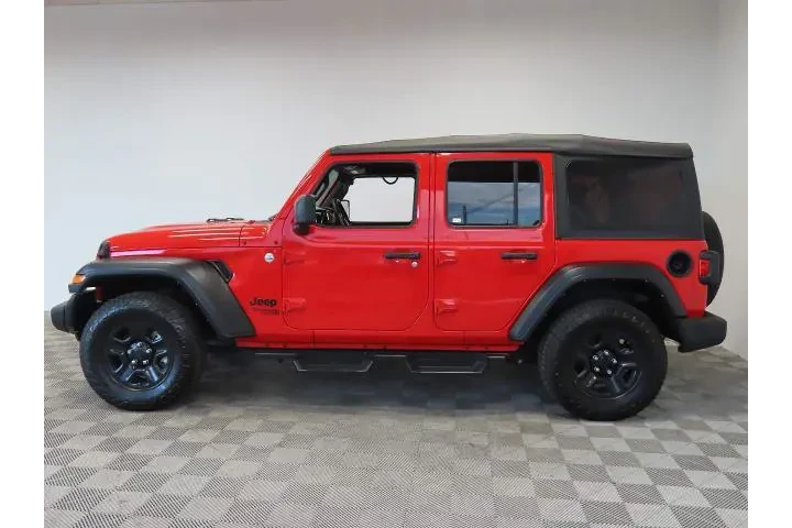 $28004 : Jeep Wrangler Unlimited 2021 image 10