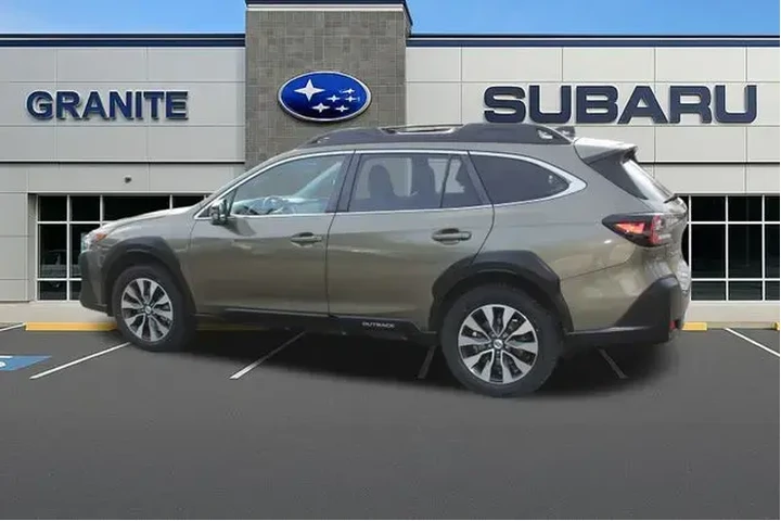 $27990 : Subaru Outback 2023 AWD Limi image 7