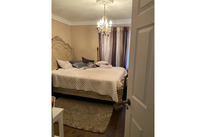 $950 : Cuarto de renta image 2