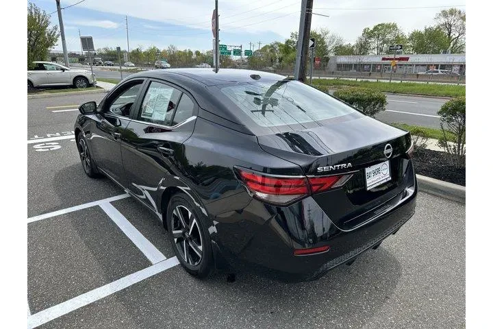 $18720 : Nissan Sentra 2025 SV 4dr Se image 8