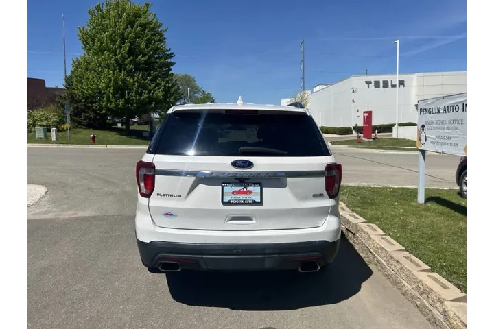 $15990 : 2017 Explorer Platinum image 5