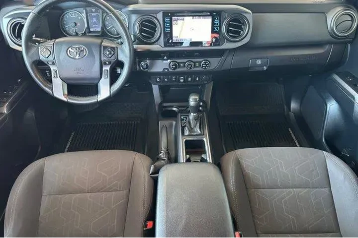 $29900 : Toyota Tacoma 2018 4x2 TRD S image 6