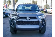 $31222 : Toyota 4Runner 2020 4x2 SR5 thumbnail