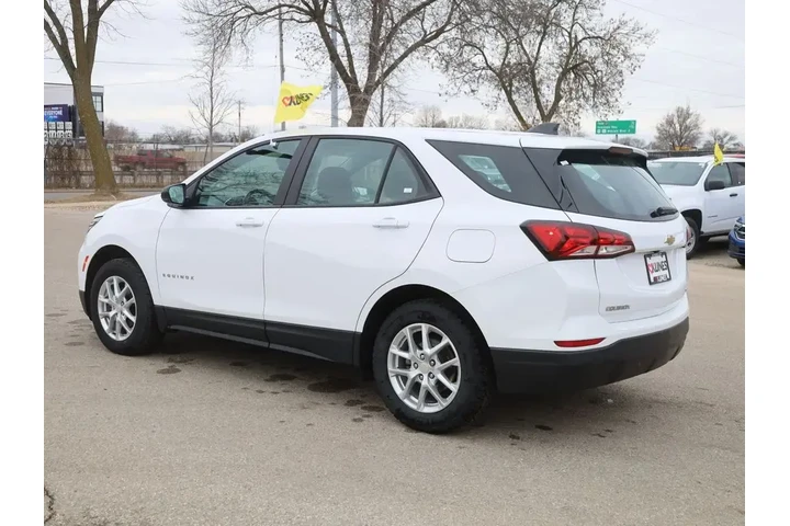 $18277 : Chevrolet Equinox 2023 4x4 L image 6