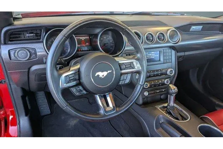 $32999 : Ford Mustang 2019 GT 2dr Fas image 4