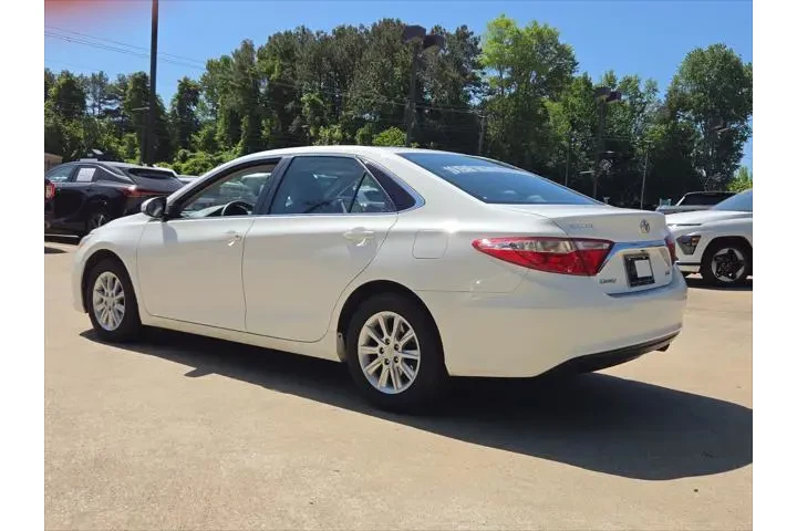 $16883 : Toyota Camry 2016 LE 4dr Sed image 6