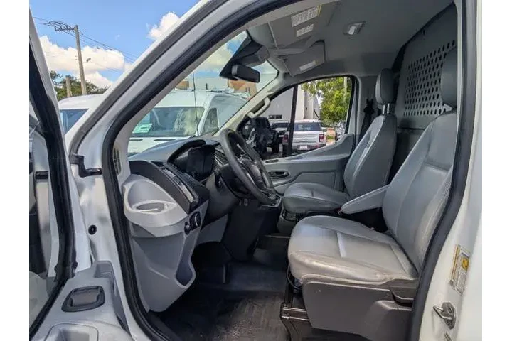 $13397 : Ford Transit 2018 250 3dr SW image 6