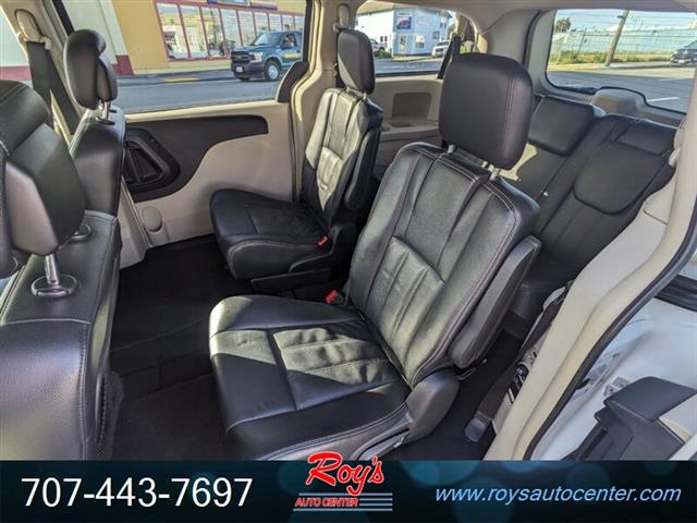 $7995 : 2014 Town & Country Touring V image 10