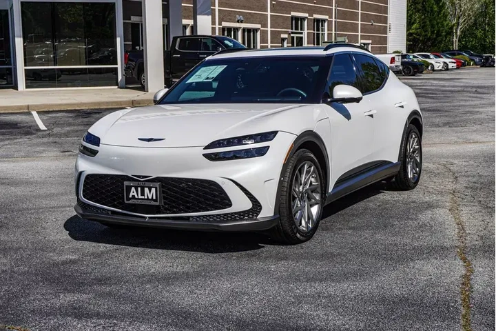 $28460 : Genesis GV60 2023 AWD Advanc image 3