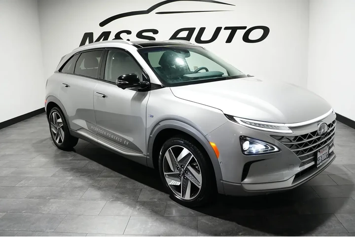 $8989 : 2023 NEXO Limited image 6