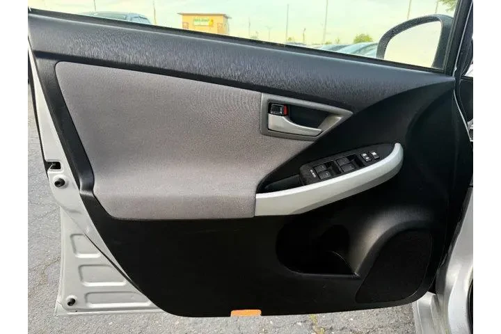 $13495 : Toyota Prius 2013 One 4dr Ha image 9