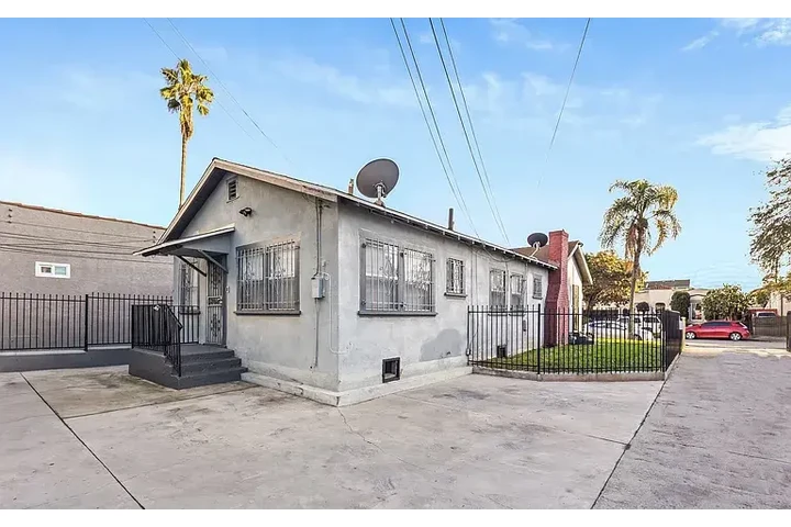$2000 : HOME FOR RENT IN LOS ANGELES image 8