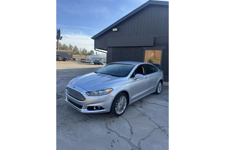 $8450 : 2014 Fusion SE image 1