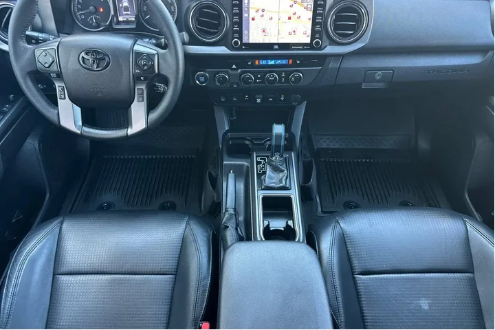 $38900 : Toyota Tacoma 2021 4x4 TRD O image 6