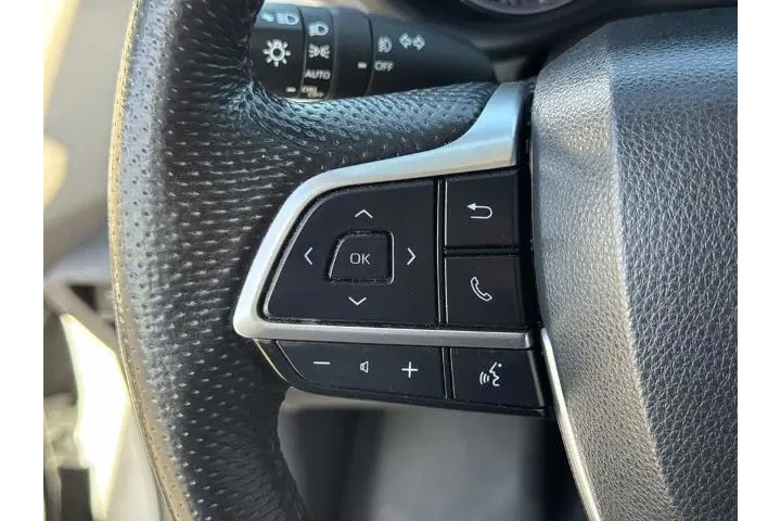 $39900 : Toyota Sienna 2024 Limited 7 image 10