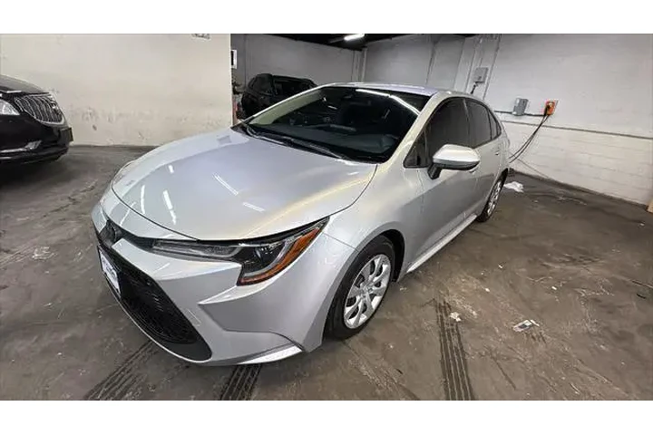 $14645 : Toyota Corolla 2022 LE 4dr S image 1