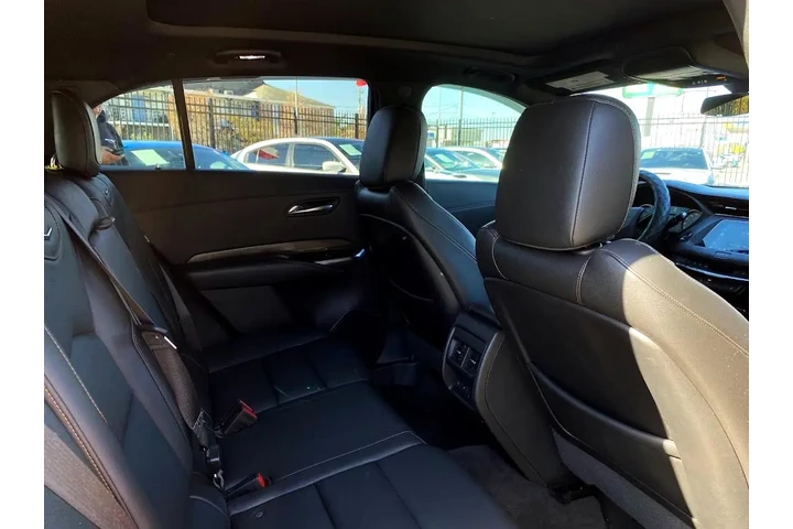 2019 XT4 Sport image 9