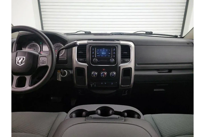 $27998 : Ram 3500 2016 4x2 SLT 4dr Cr image 9