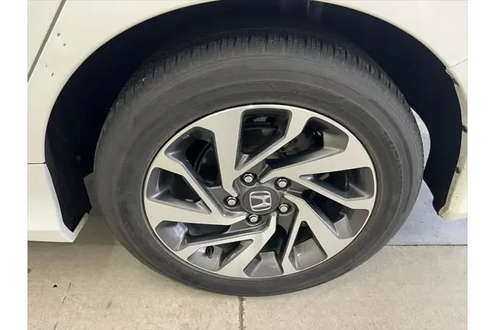 $12999 : Honda Civic 2016 EX 4dr Seda image 10