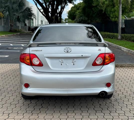 $8500 : Toyota Corolla SPORT 2010 image 6