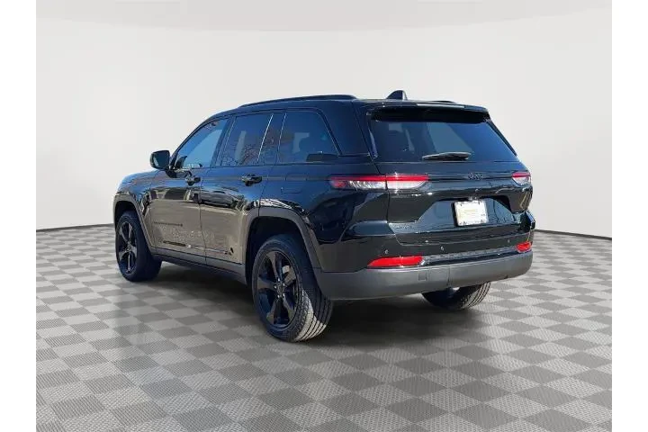 $29904 : Jeep Grand Cherokee 2022 4x4 image 5