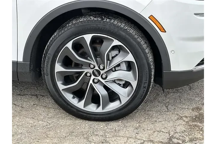 $35244 : Lincoln Nautilus 2022 AWD Re image 7