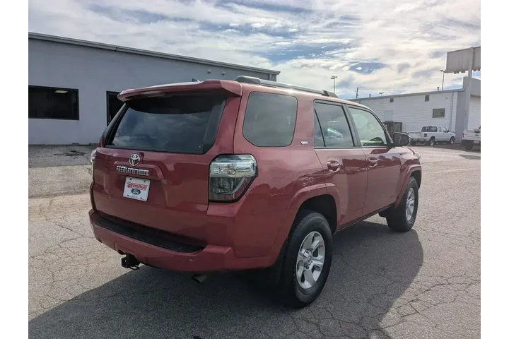 $35991 : Toyota 4Runner 2024 4x2 SR5 image 6