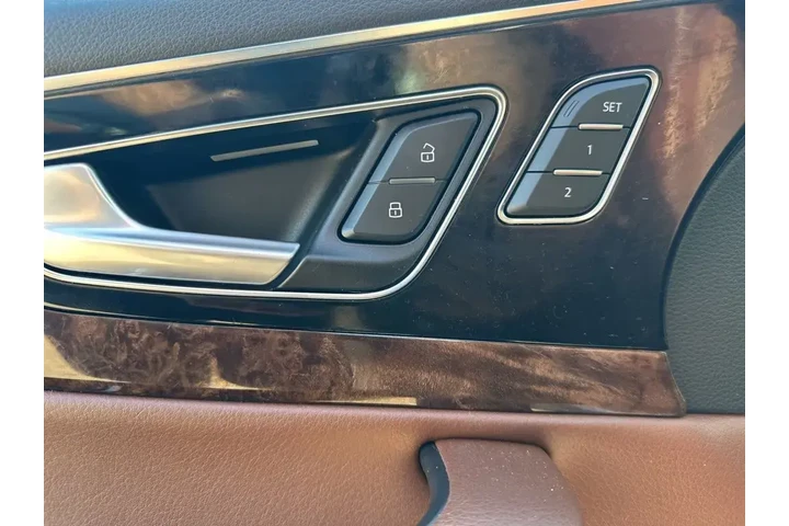 $15999 : Audi Q7 2018 AWD 3.0T quattr image 9