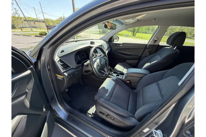 $7999 : 2017 Tucson Sport image 7