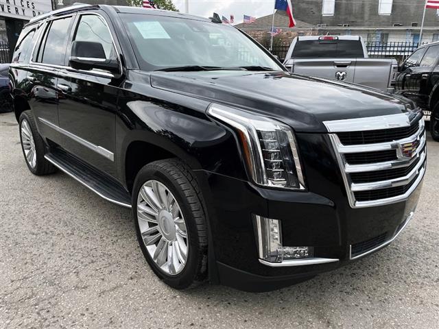 2020 Escalade 2WD 4dr Premium image 3