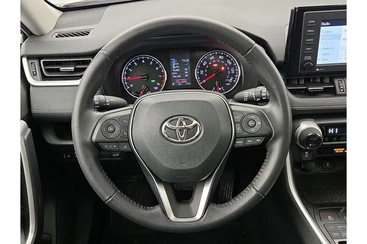 $33998 : Toyota RAV4 2022 AWD XLE Pre image 10