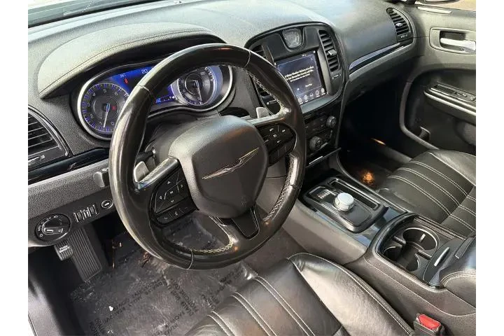 $19900 : Chrysler 300 2021 S V6 4dr S image 7